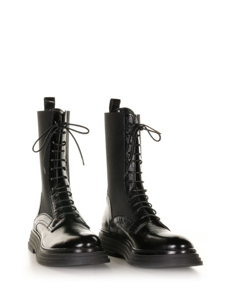 Stivaletto Carol elasticizzato con lacci 2