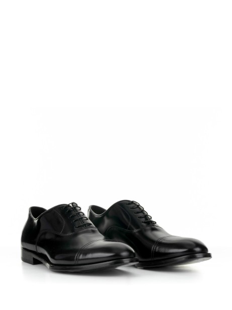 Black leather Oxford with toe cap