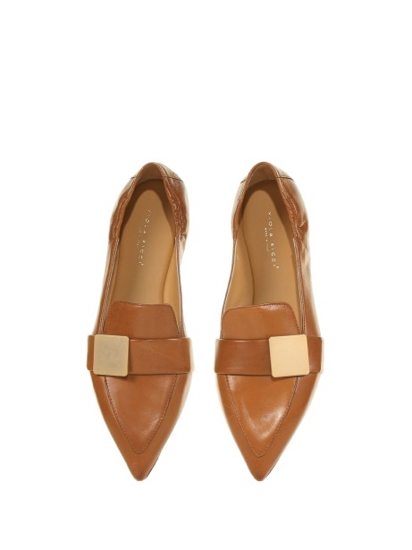 Mocassino in nappa con placca