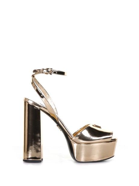 Platform sandals in metallic leather