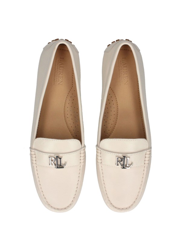 Moccasin in soft white leather