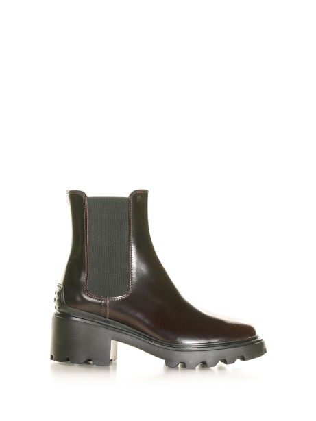 Leather ankle boot with macro sole Leather ankle boot with macro sole