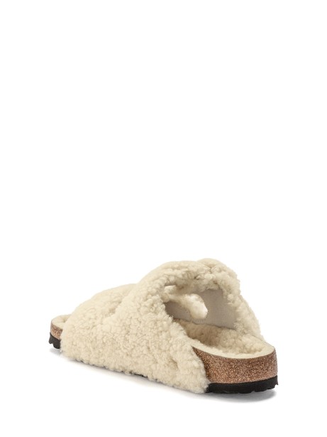 Arizona slipper in big buckle shearling