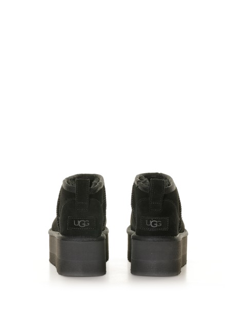 Classic Ultra Mini black platform boot