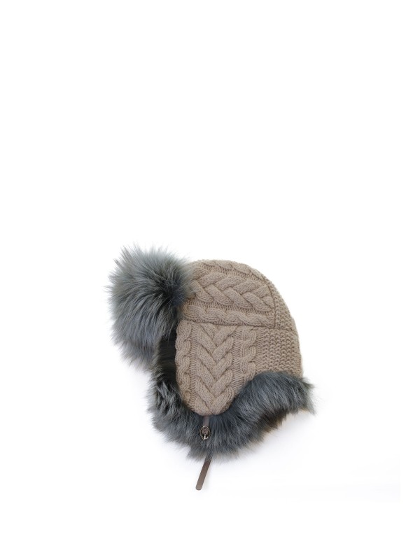 Aviator hat in pure cashmere with braids
