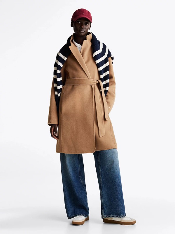 Double-faced coat with belt and logo