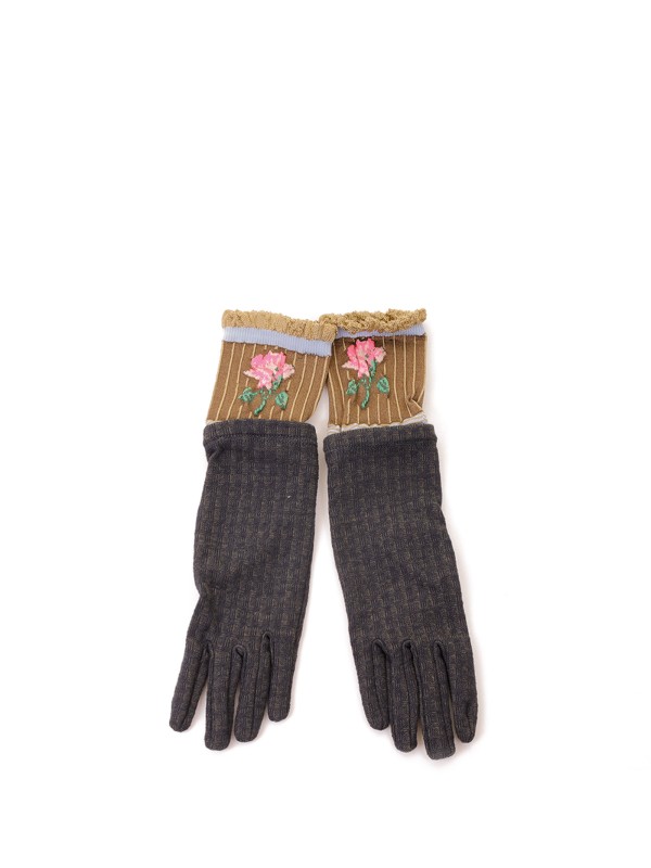 Gloves with flower in wool and fabric