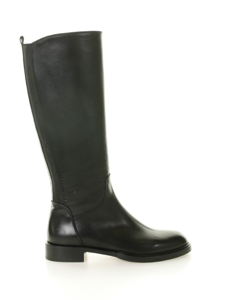 Black leather boot with zip