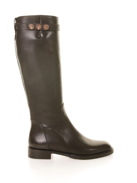 Brown leather boot with zip