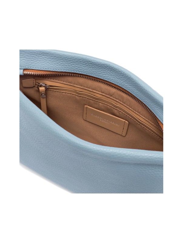 Pochette Brenda in pelle martellata celeste con catena in resina