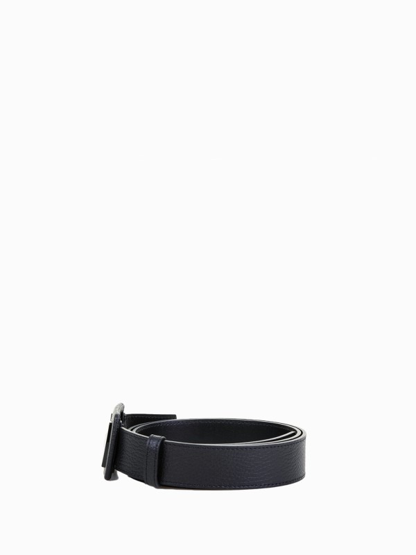 Hammered leather belt with maxi buckle