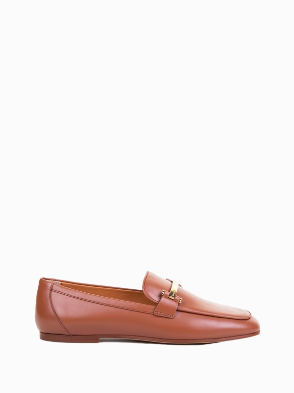 Moccasin in calfskin with leather sole Moccasin in calfskin with leather sole