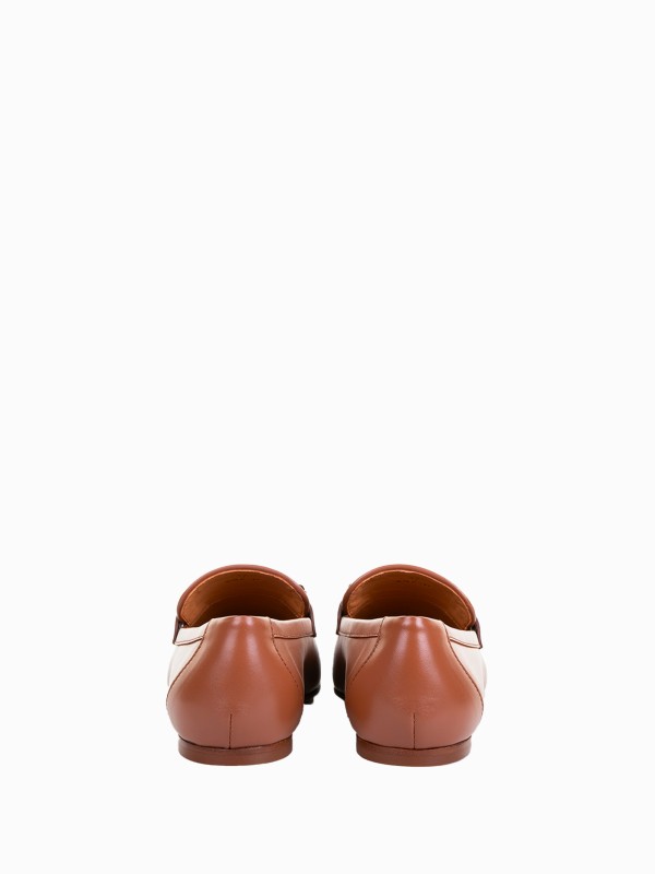 Moccasin in calfskin with leather sole