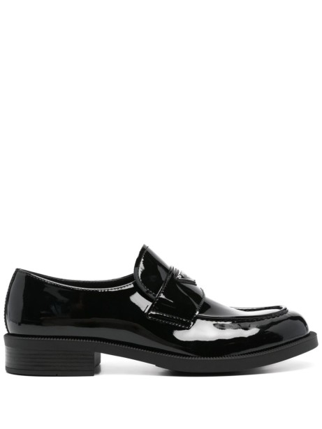 Moccasin in shiny leather with logo