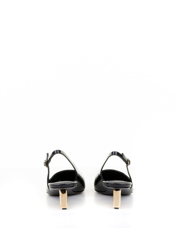 Slingback in vernice