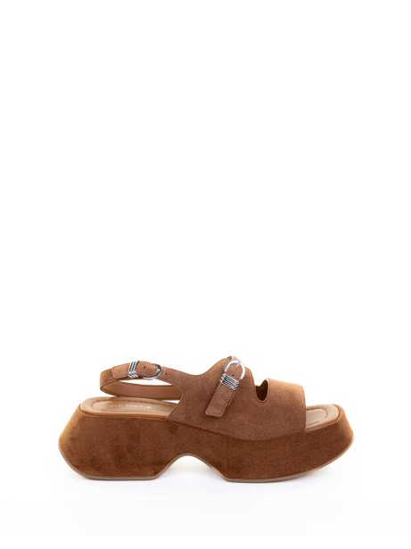 Suede platform sandal