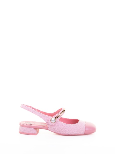 Décolleté pink boucle slingback with strap