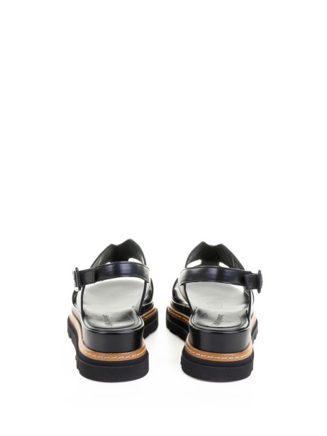 Sandalo nero in pelle