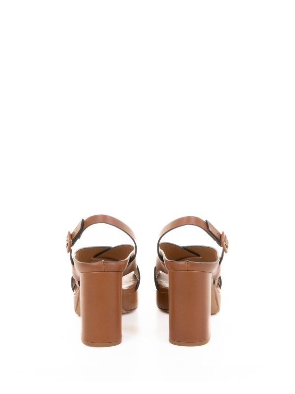 Sandalo incrocio in pelle colore cuoio