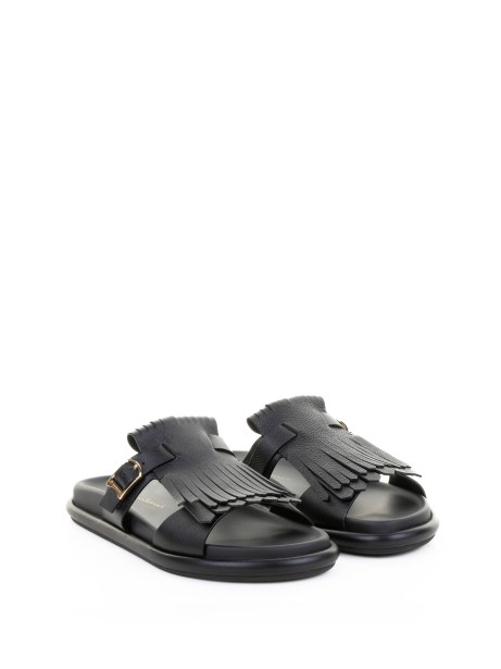 Black leather slipper with fringe