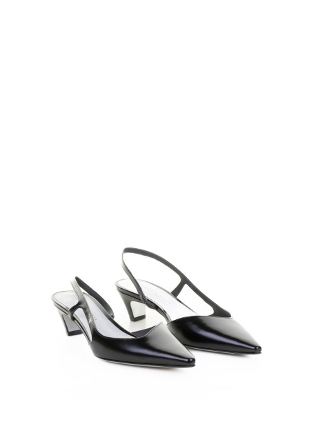 Décolleté slingback nera in pelle spazzolata