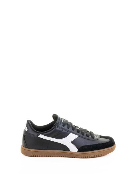 Sneaker nera in pelle e suede
