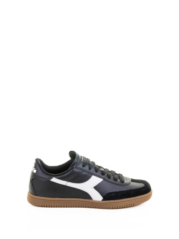 Sneaker nera in pelle e suede Sneaker nera in pelle e suede