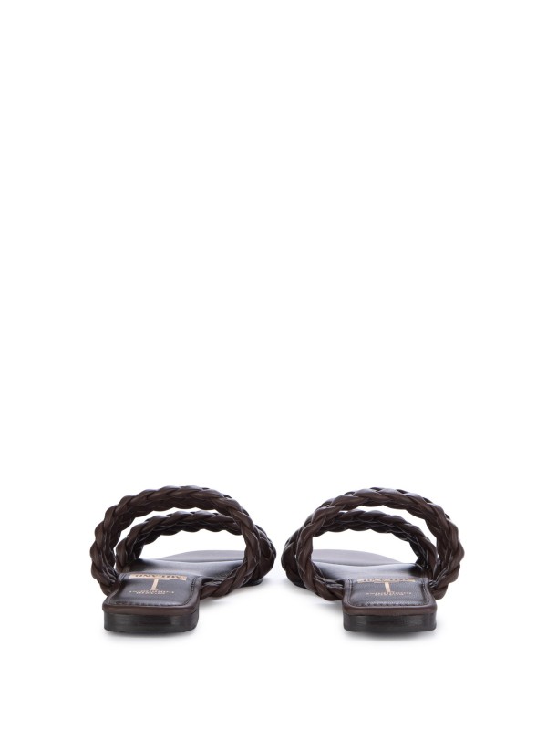 Ciabatta marrone in pelle intrecciata