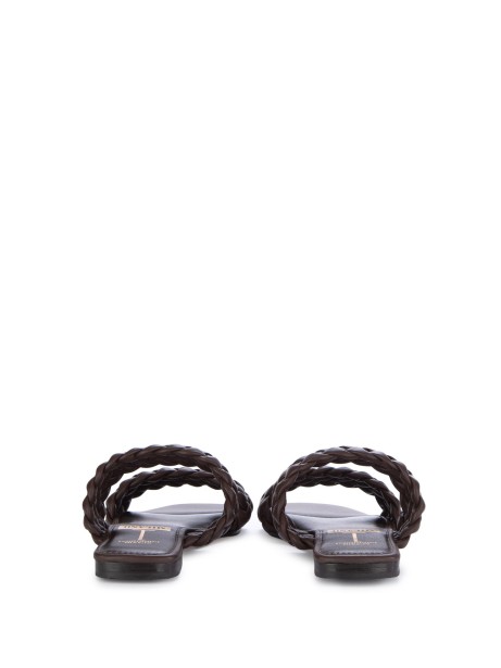 Brown braided leather slipper