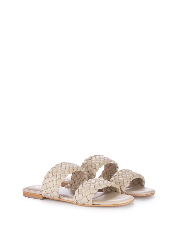 Cream slipper in woven leather