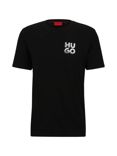 T-shirt nera con logo