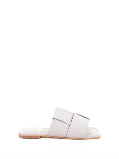 Ciabatta flat bianca in pelle