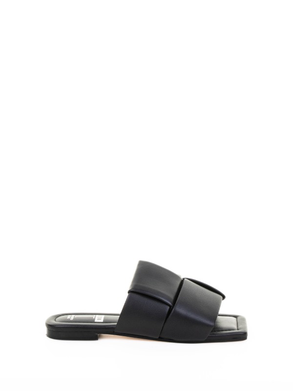 Ciabatta flat nera in pelle