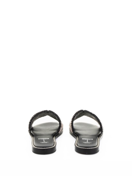 Two-tone slipper with beads