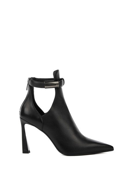 Stivaletto nero con tacco in pelle