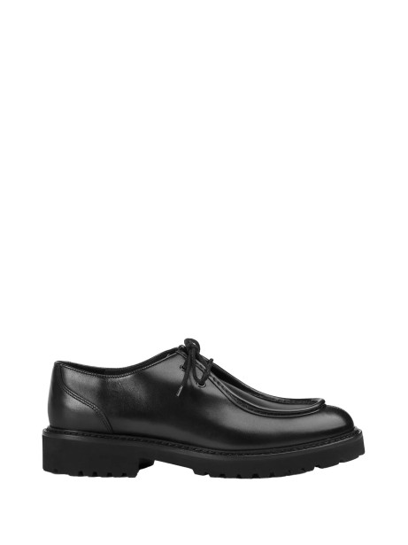 Mocassino nero in pelle con lacci