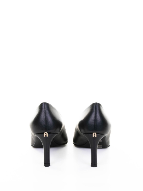 Decolleté nero in pelle