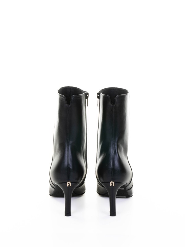 Stivaletti neri in pelle