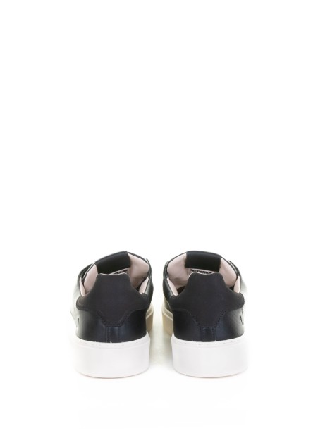 Sneaker Levante nera in pelle