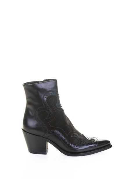 Black Texan Ankle Boot in Swallowtail Pattern Leather