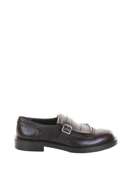Mocassino marrone in pelle con frangia e fibbia