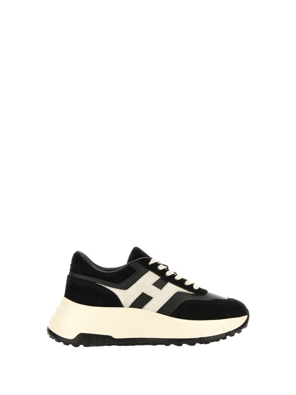 Sneakers in pelle scamosciata nero Sneakers in pelle scamosciata nero