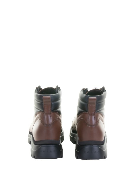 H692 leather ankle boots