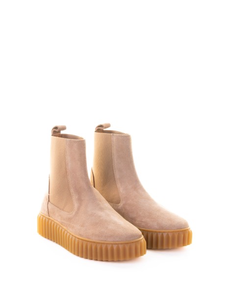 Stivaletto tipo Chelsea boot miele in suede