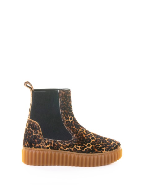 Stivaletto tipo Chelsea boot maculato in suede