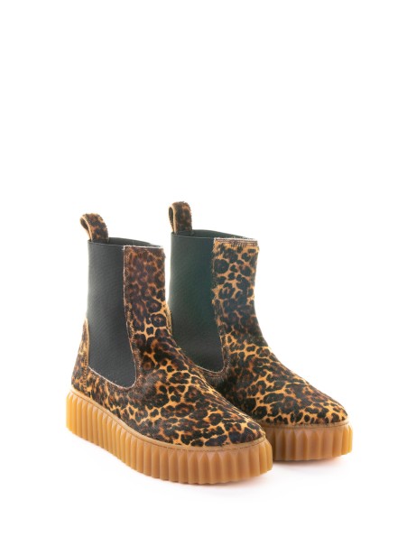 Stivaletto tipo Chelsea boot maculato in suede 2