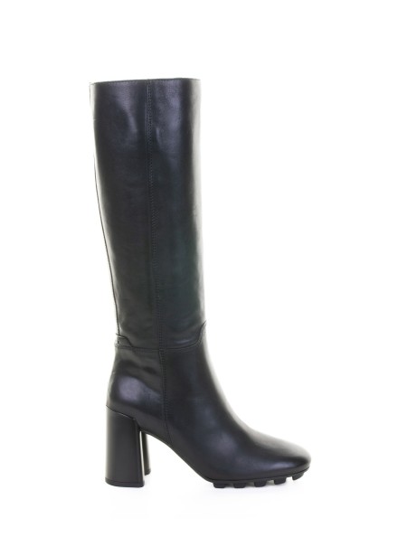 Stivale nero in pelle con tacco
