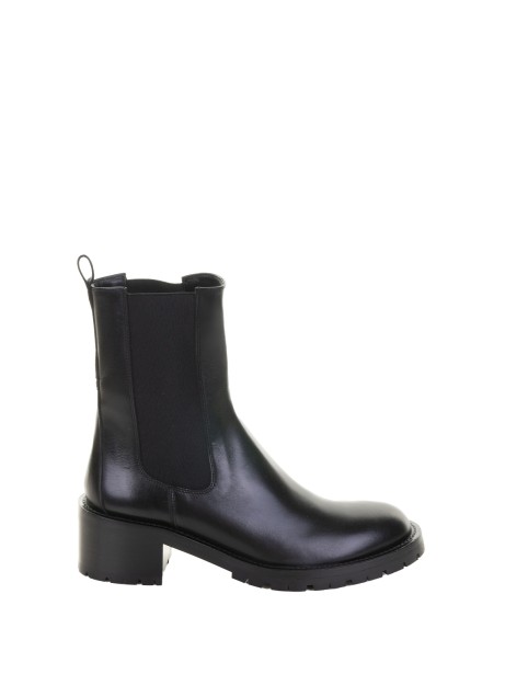 Stivaletto nero in pelle e fondo gomma