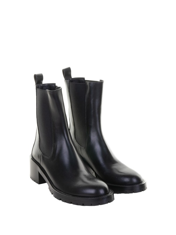 Black leather ankle boot with rubber sole