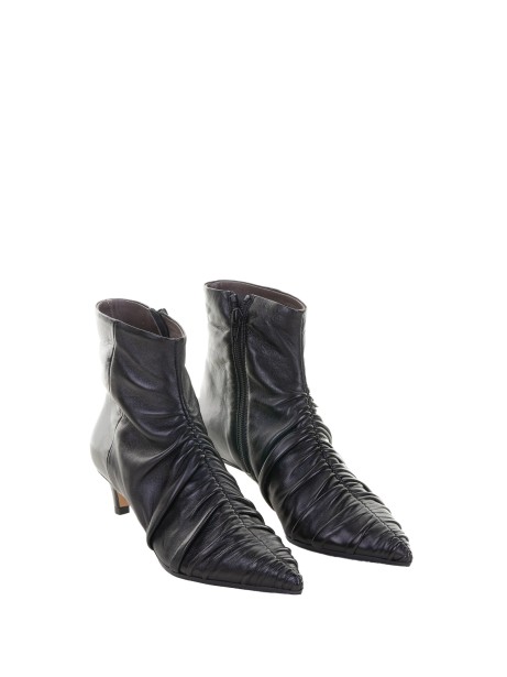 Black leather ankle boot with ruching 2